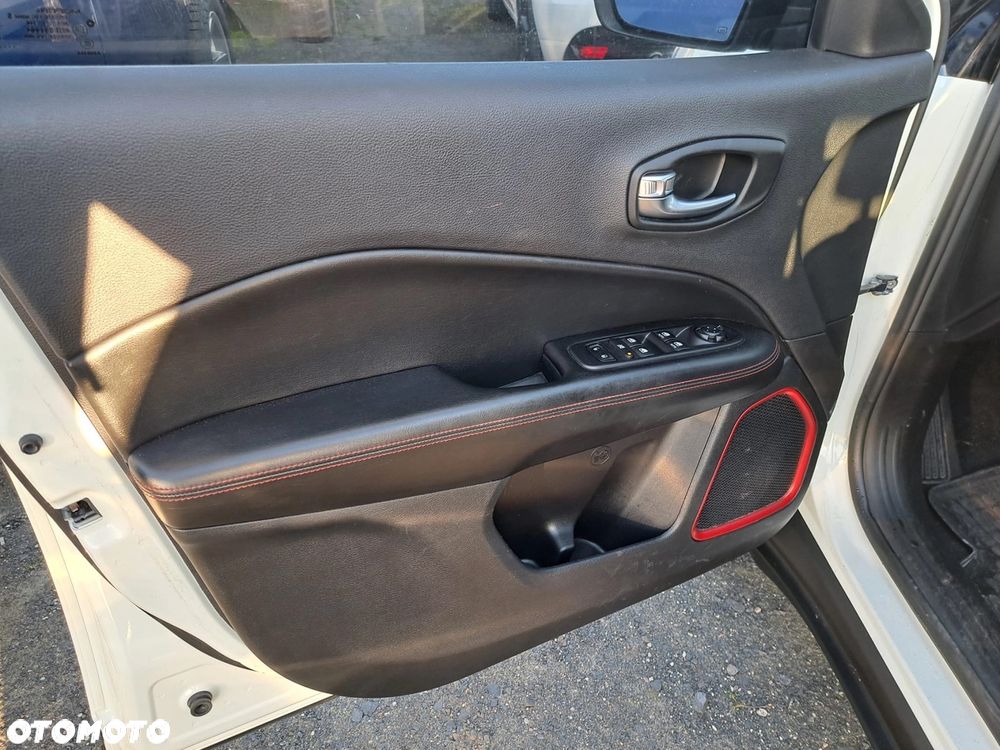 Jeep Compass - 18