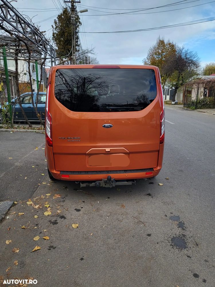 Ford Tourneo Custom - 8