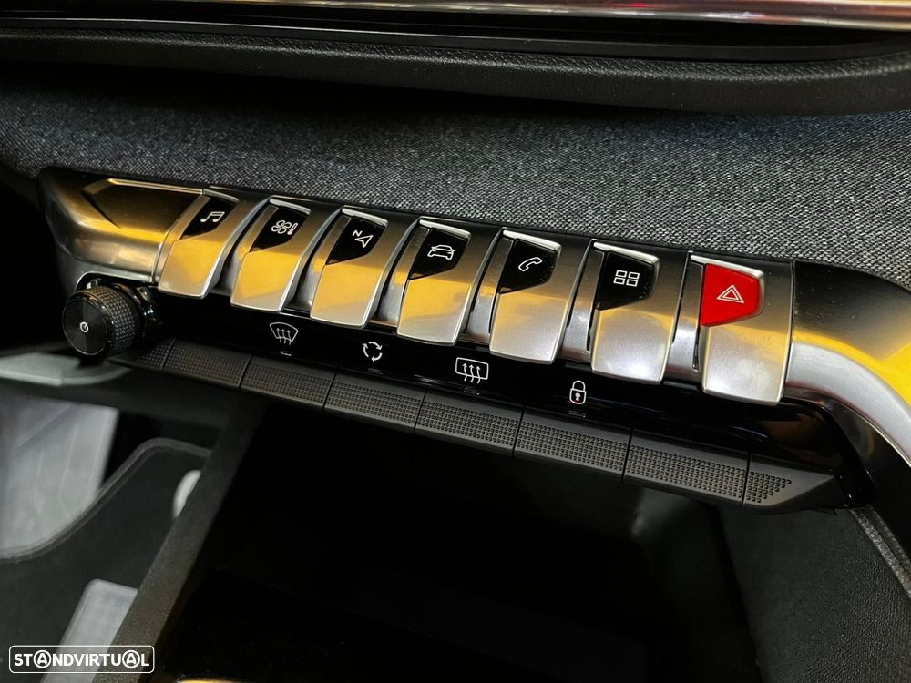 Peugeot 5008 1.2 PureTech Allure EAT8 - 21