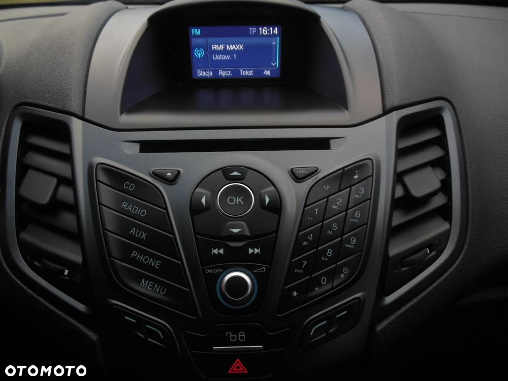 Ford Fiesta 1.0 EcoBoost Titanium - 12
