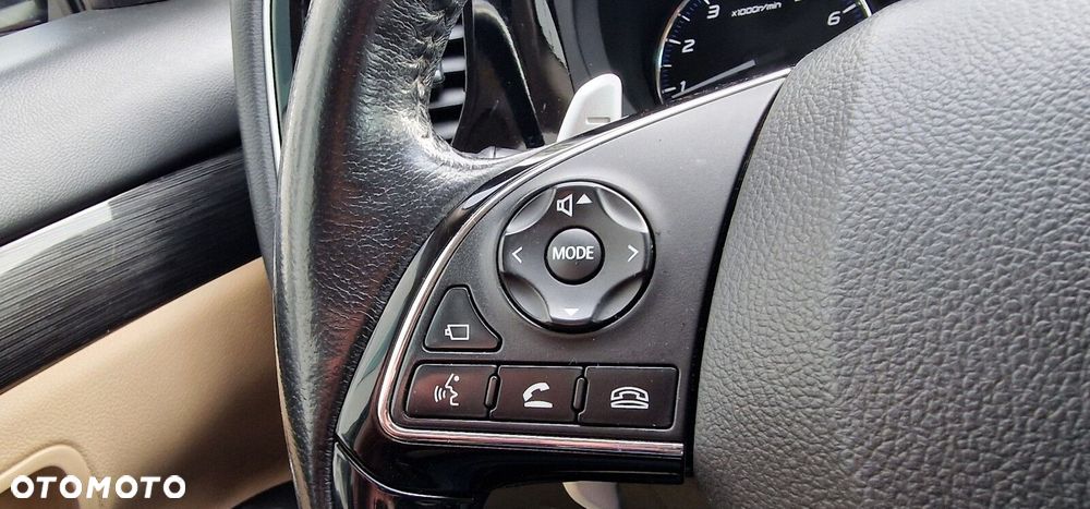 Mitsubishi Outlander 2.0 Instyle Navi 4WD CVT - 28