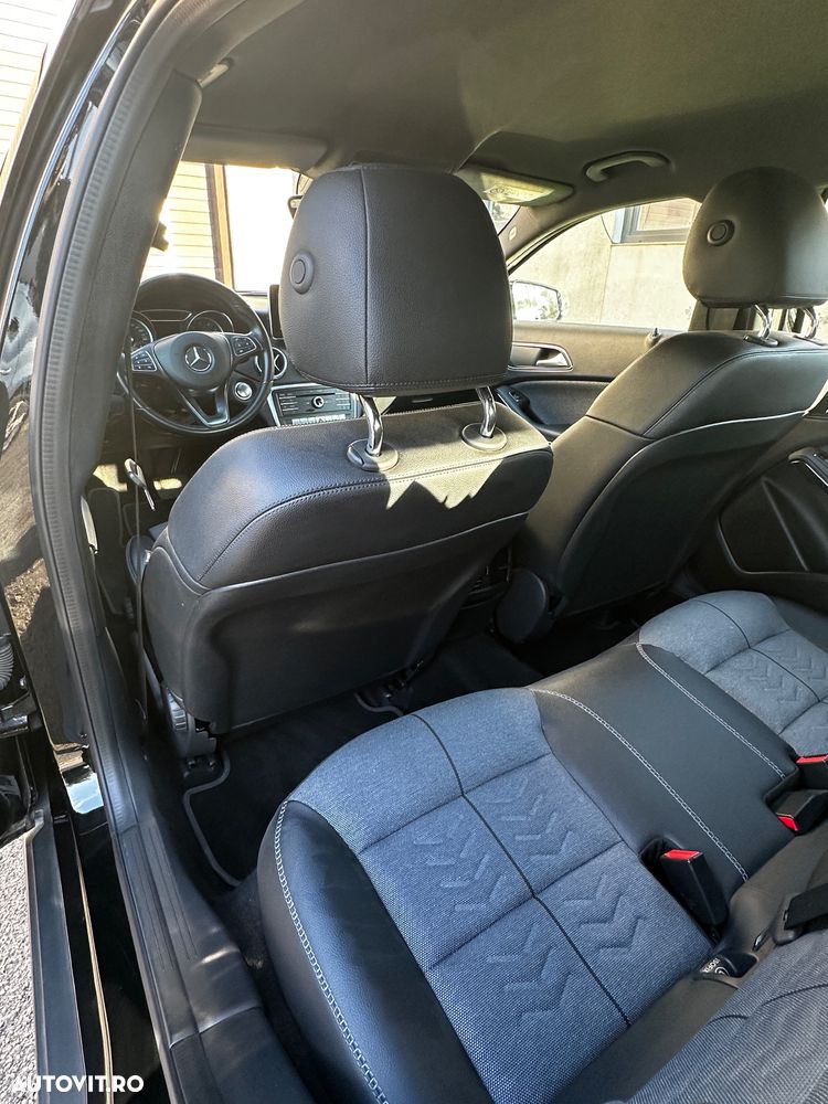 Mercedes-Benz GLA - 14