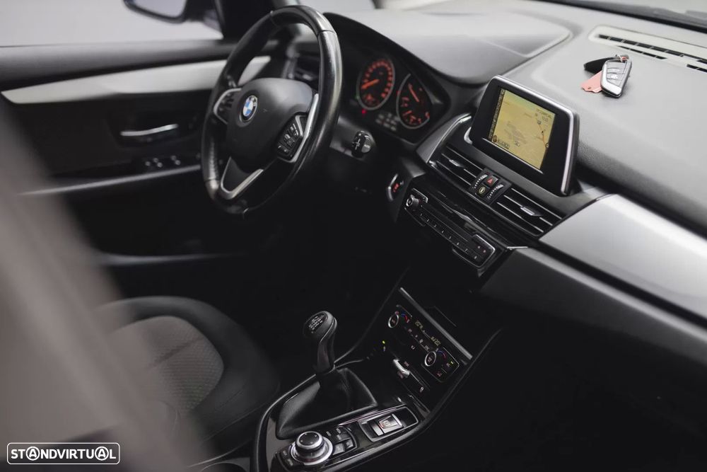 BMW 216 Active Tourer d Advantage - 28