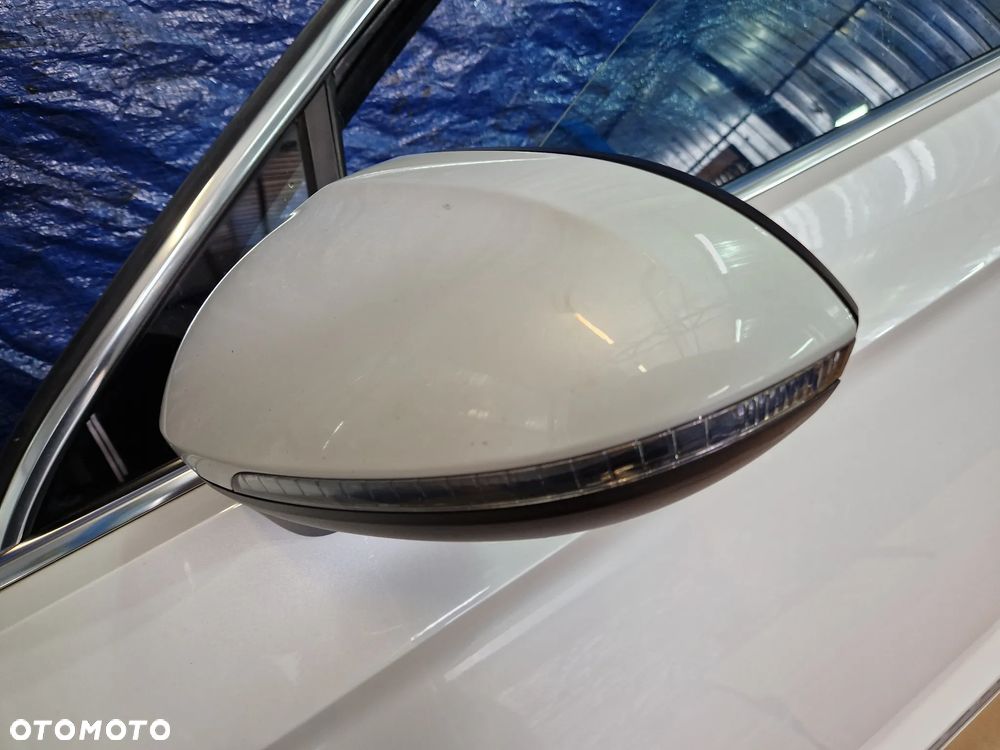 VW Passat B8 Lusterko Lewe Asystent Kamera L0K1 13pin (11pin+2pin) - 2