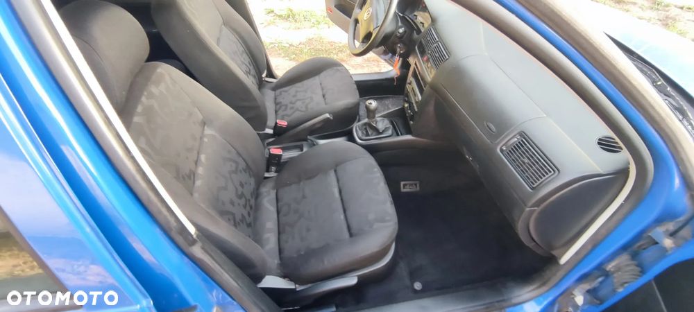 Volkswagen Golf 1.9 TDI Comfortline - 13