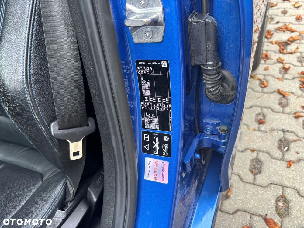 BMW Seria 3 320d xDrive - 16