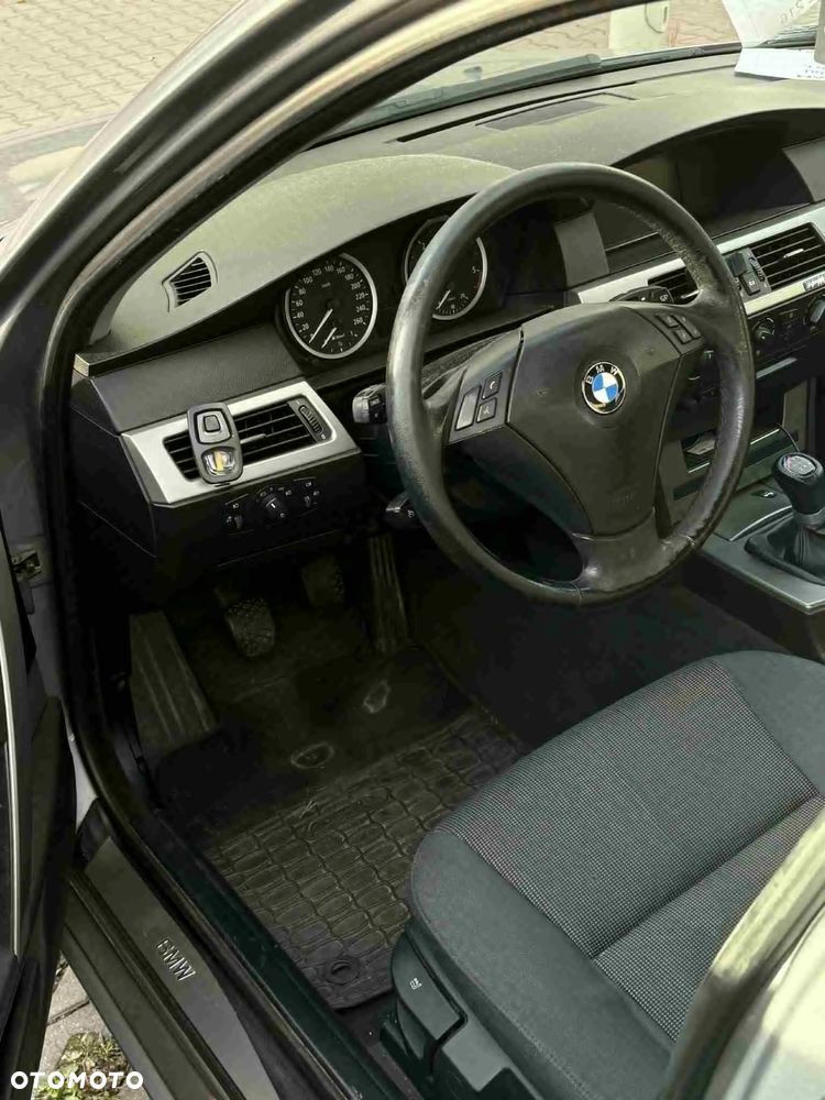 BMW Seria 5 525d - 9