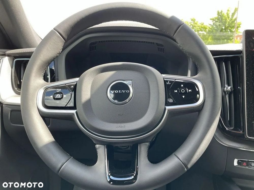 Volvo XC 60 B5 B AWD Ultra Black Edition - 12