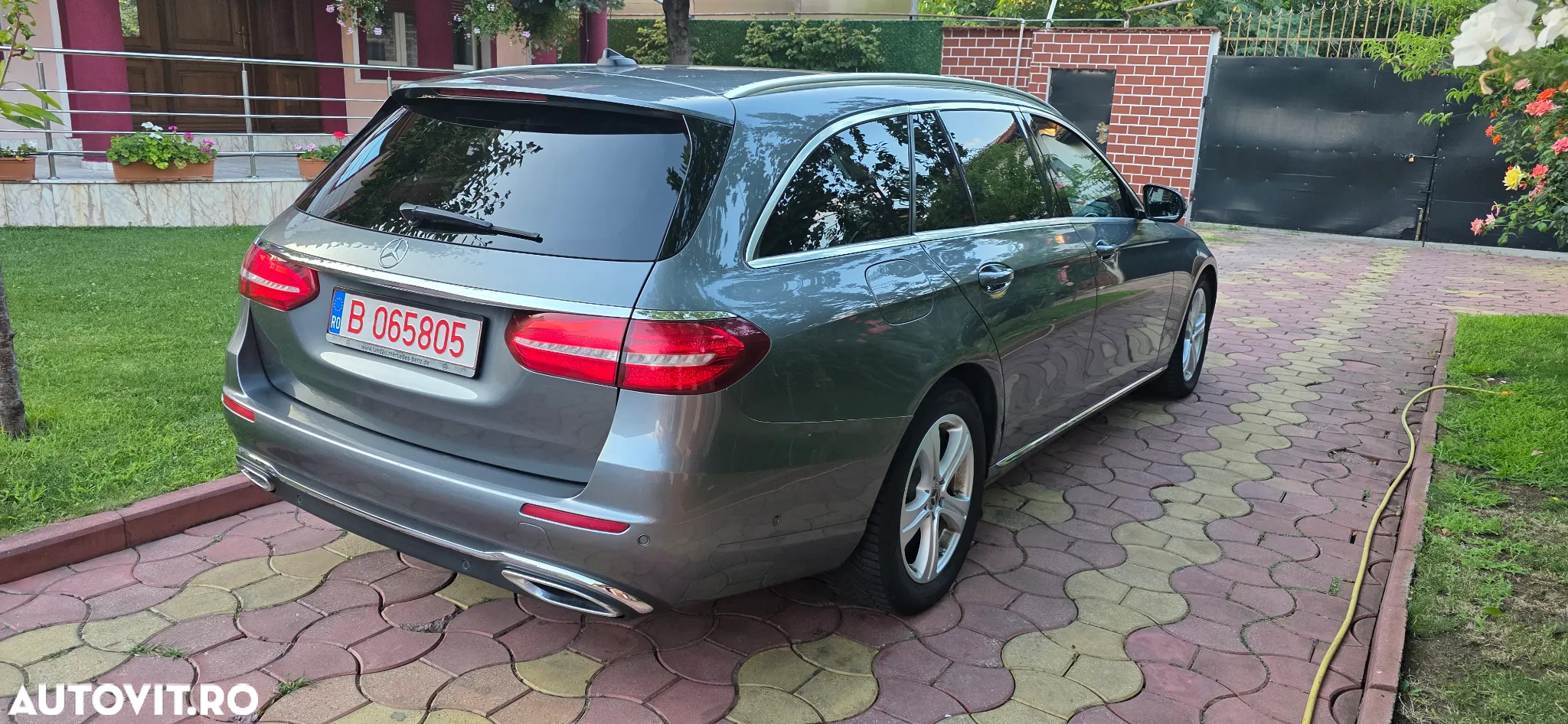 Mercedes-Benz E 200 d T 9G-TRONIC Avantgarde - 5