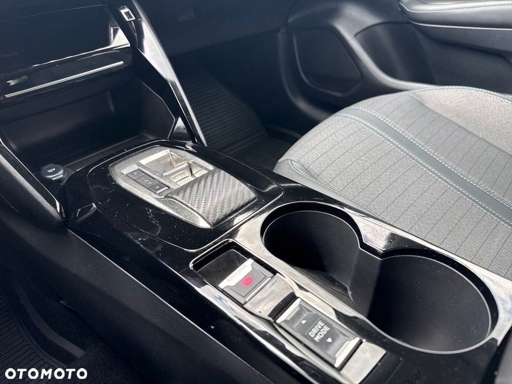 Peugeot 208 50kWh Allure - 24