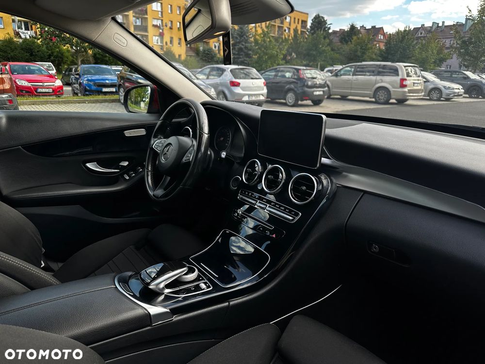 Mercedes-Benz Klasa C 220 d 4-Matic 7G-TRONIC - 13