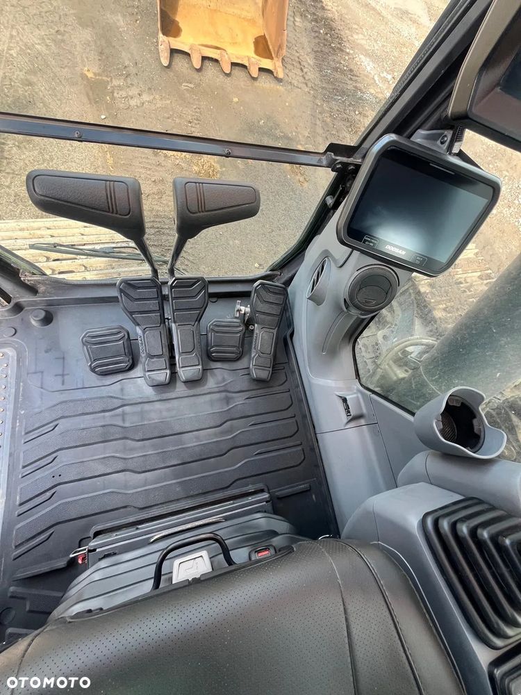 Doosan DX 300  LC - 7 KOPARKA GĄSIENICOWA - 6