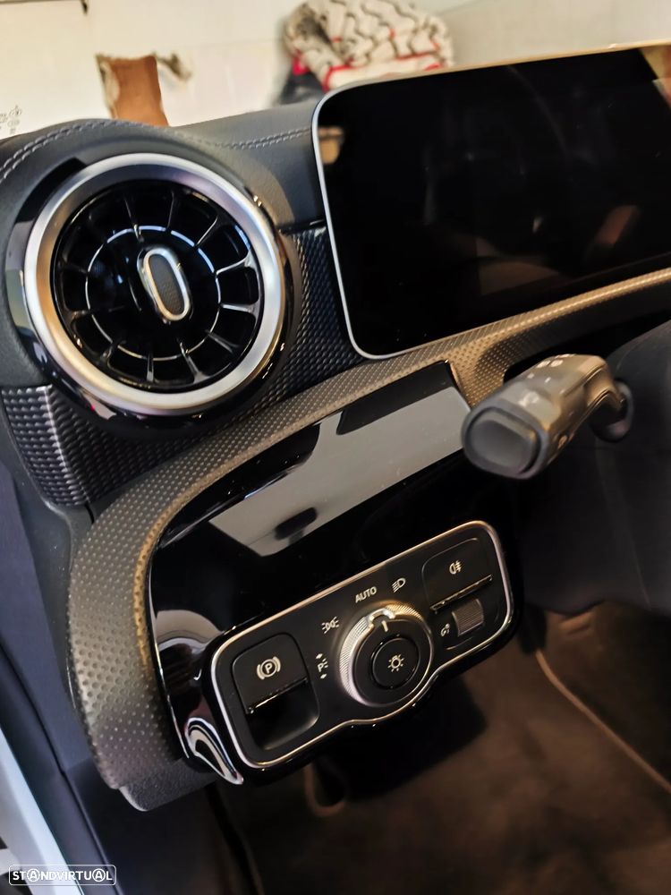 Mercedes-Benz CLA 200 - 12