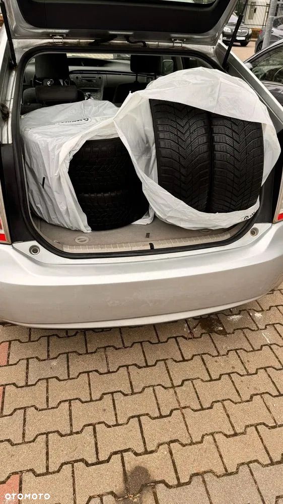 Toyota Prius 1.8 HSD Sol - 16