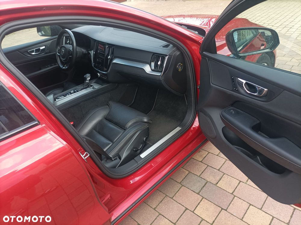 Volvo S60 T6 AWD R-Design - 16
