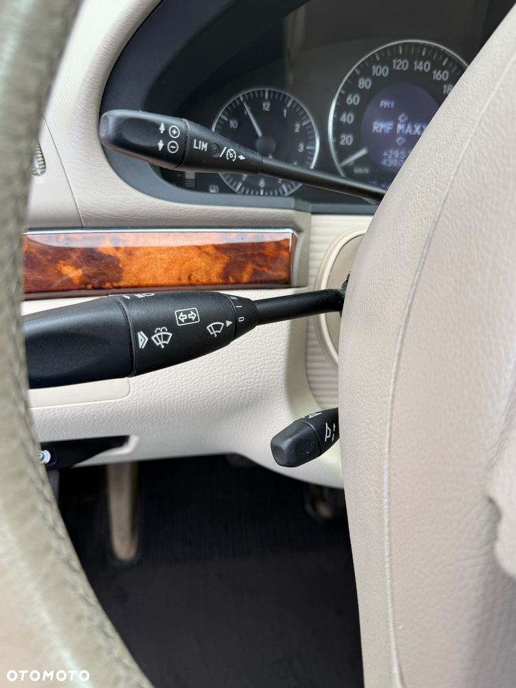 Mercedes-Benz Klasa E 500 4-Matic T Elegance - 28