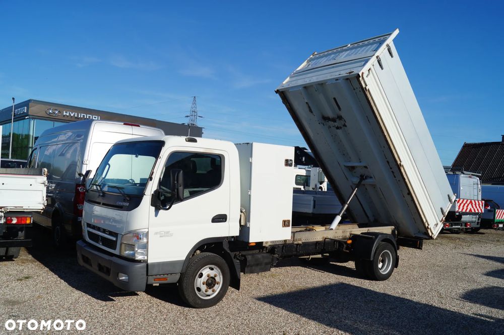 Mitsubishi CENTER FUSO - 5
