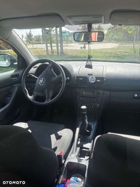Toyota Avensis 2.0 D-4D Luna - 10