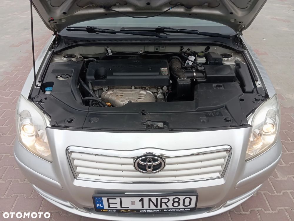 Toyota Avensis - 17