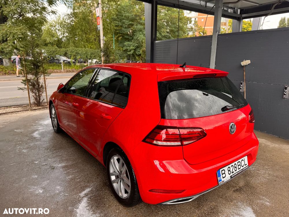 Volkswagen Golf - 2
