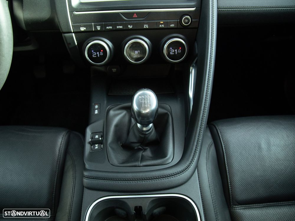 Jaguar E-Pace 2.0 i4D S - 20