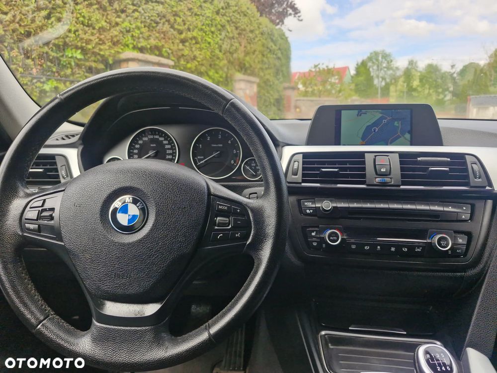BMW Seria 3 316d M Sport - 28