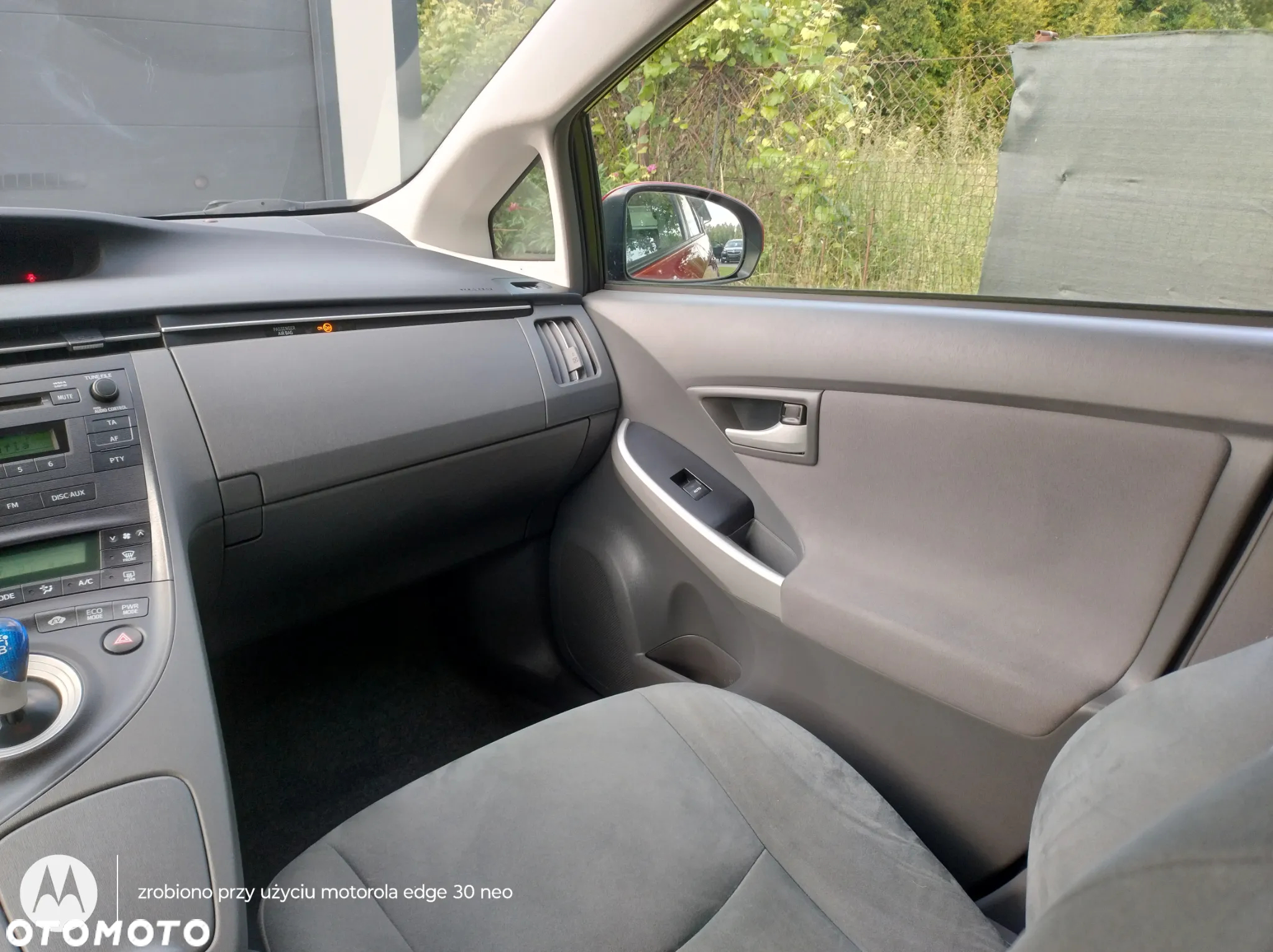Toyota Prius 1.8 Hybrid Premium - 23
