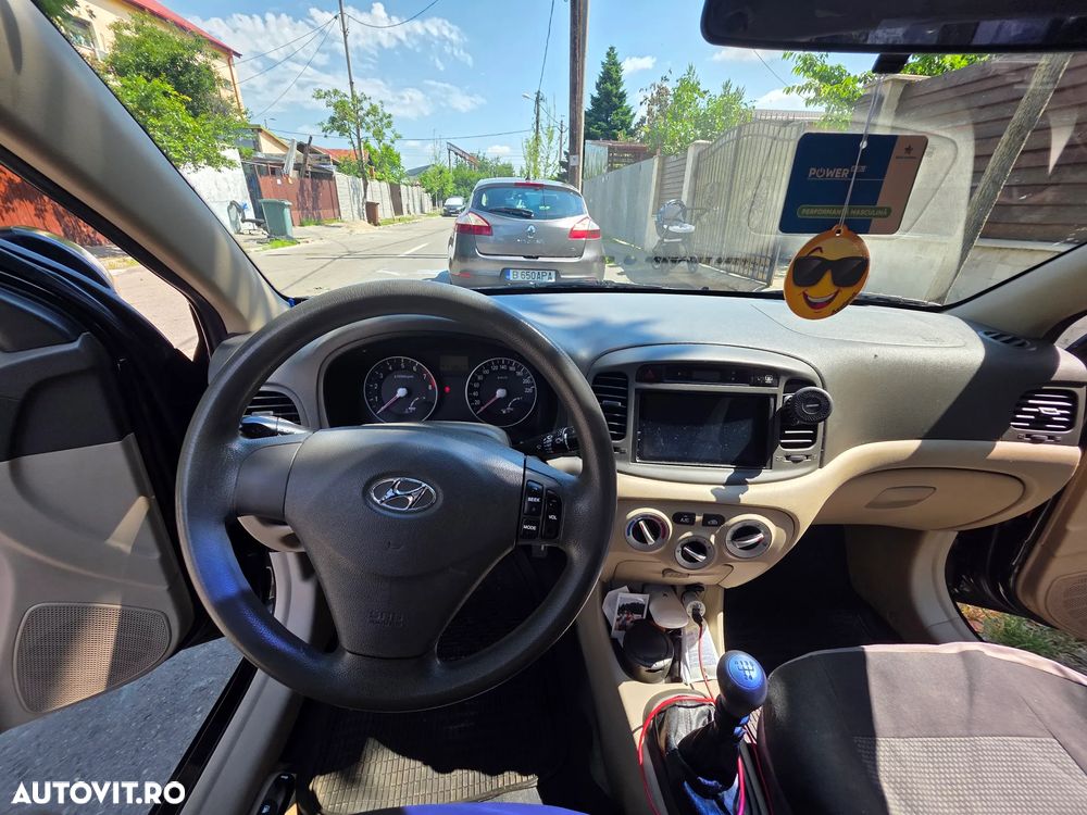 Hyundai Accent MC 1.4 DOHC 4DR GL STYLE - 8
