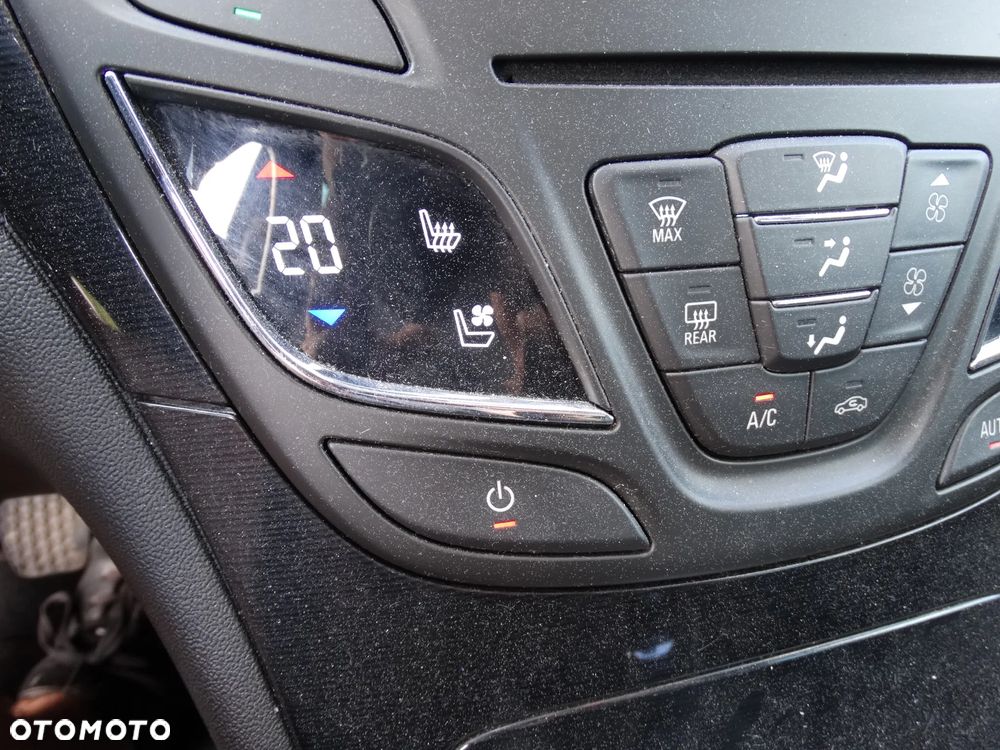 Opel Insignia Country Tourer 2.0 Diesel 4x4 Exclusive - 36