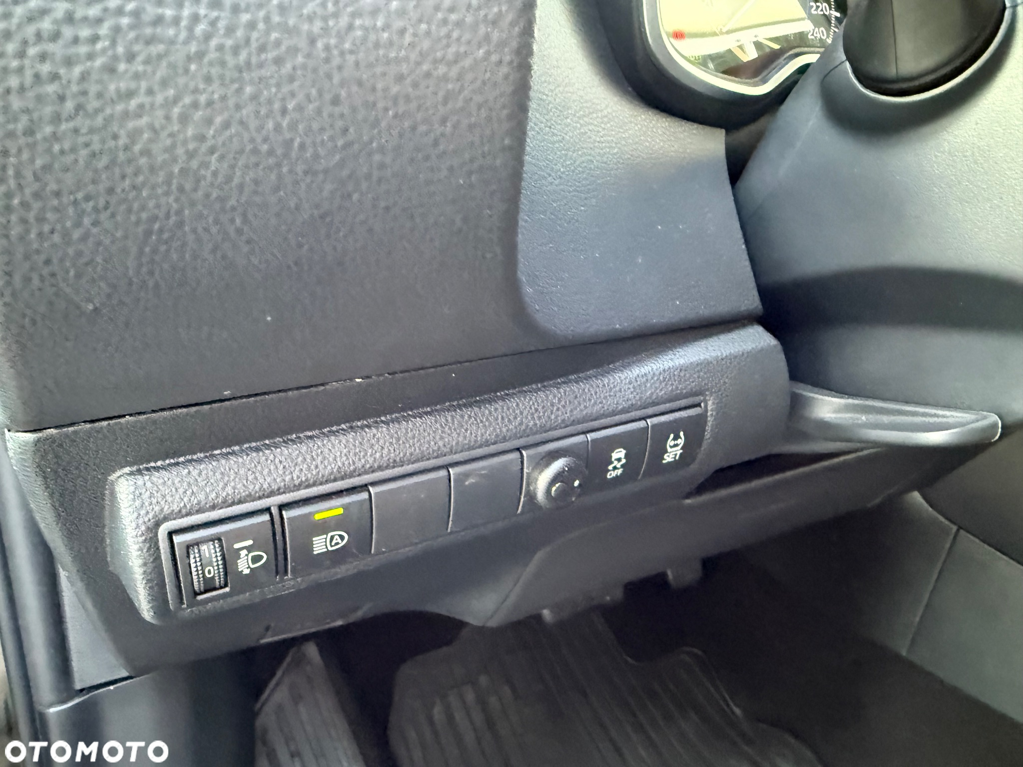 Toyota Corolla 1.8 Hybrid GPF Comfort - 28