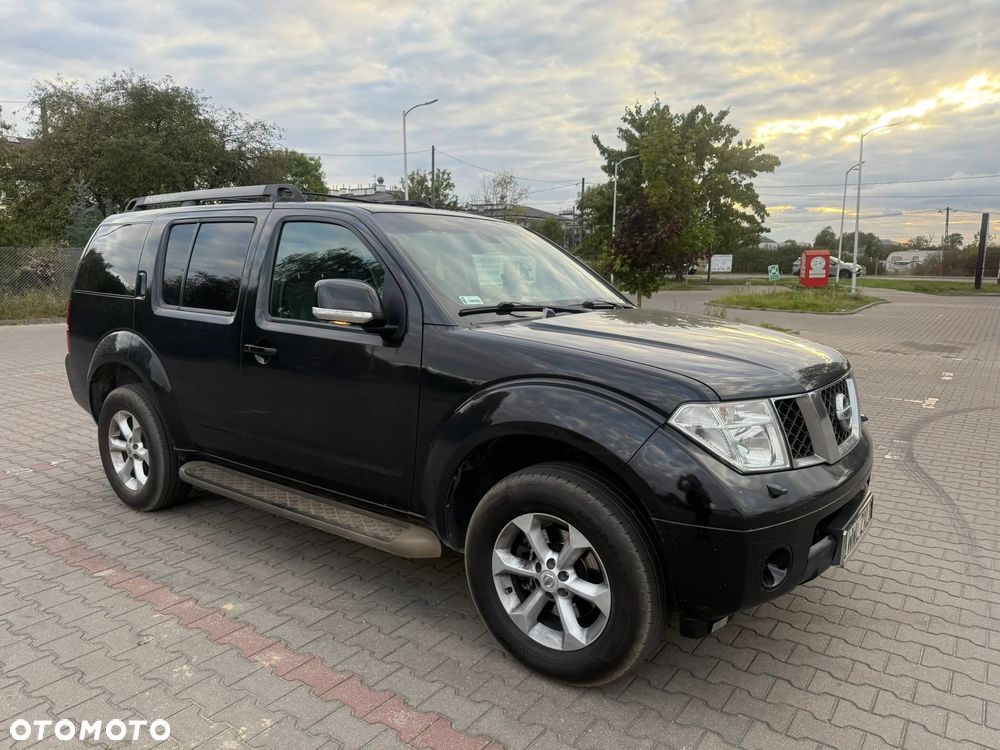 Nissan Pathfinder - 1