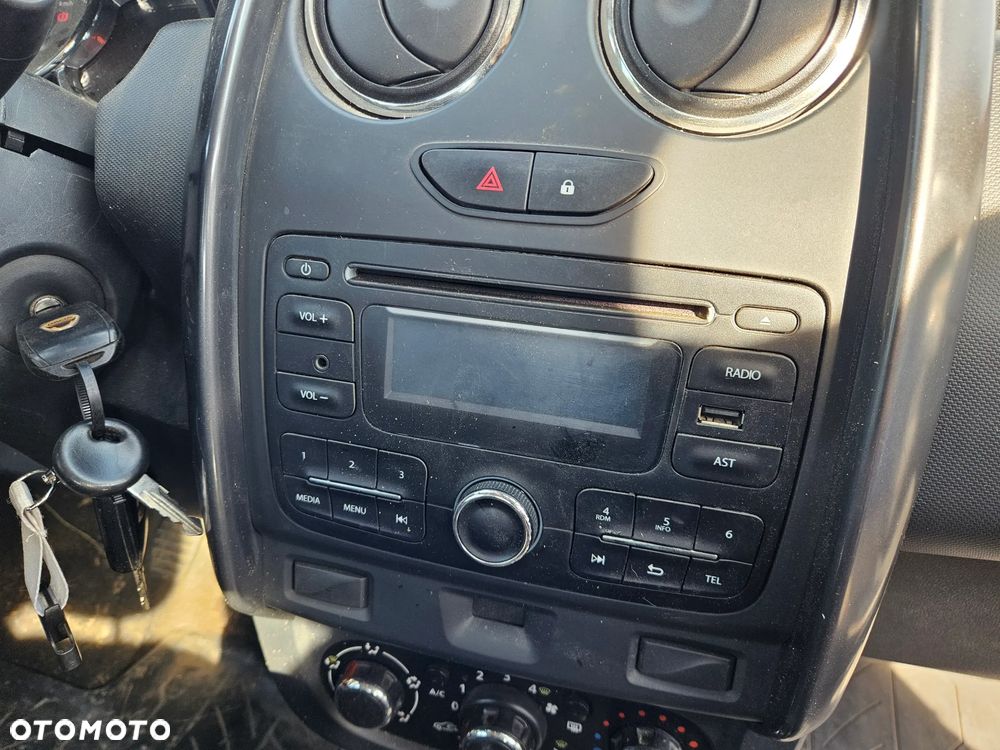 Dacia Duster 1.6 SCe Laureate 4x4 S&S - 24
