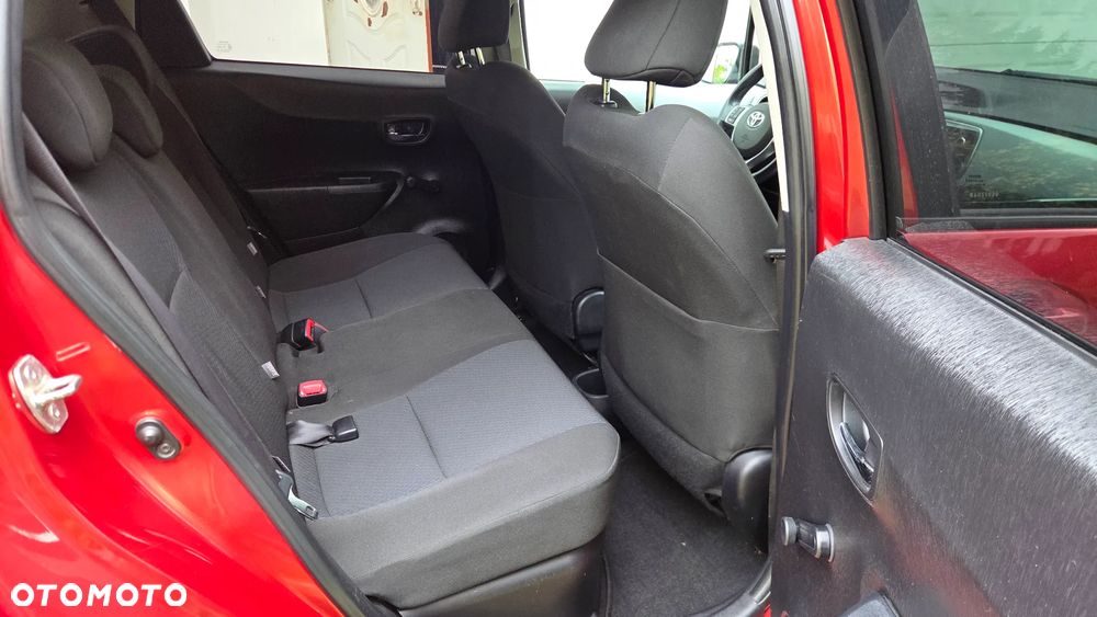 Toyota Yaris Hybrid 100 Sol - 6