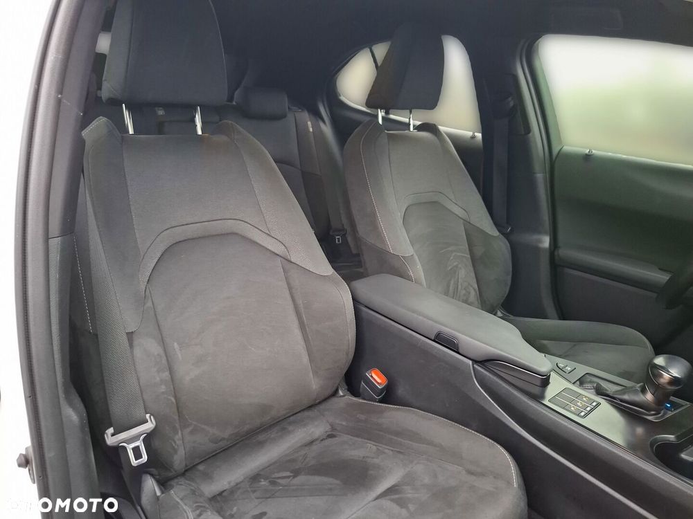 Lexus UX 250h GPF Business 2WD - 18