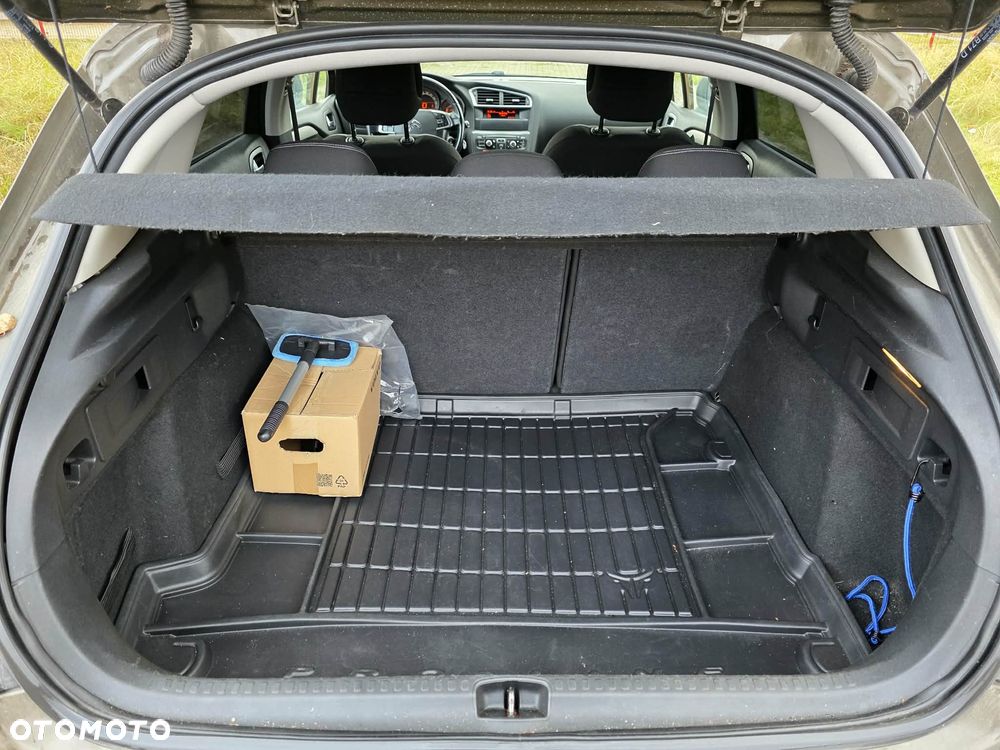 Citroën C4 HDi 115 Attraction - 20