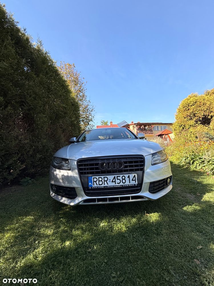 Audi A4 Limousine - 16