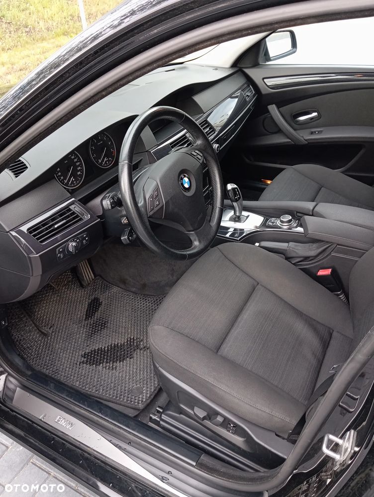 BMW Seria 5 520i - 13