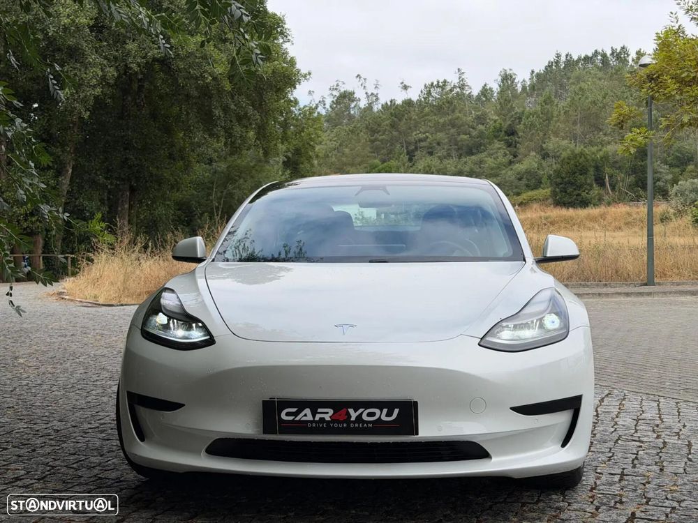 Tesla Model 3 Standard Range Plus RWD — fotografia 9
