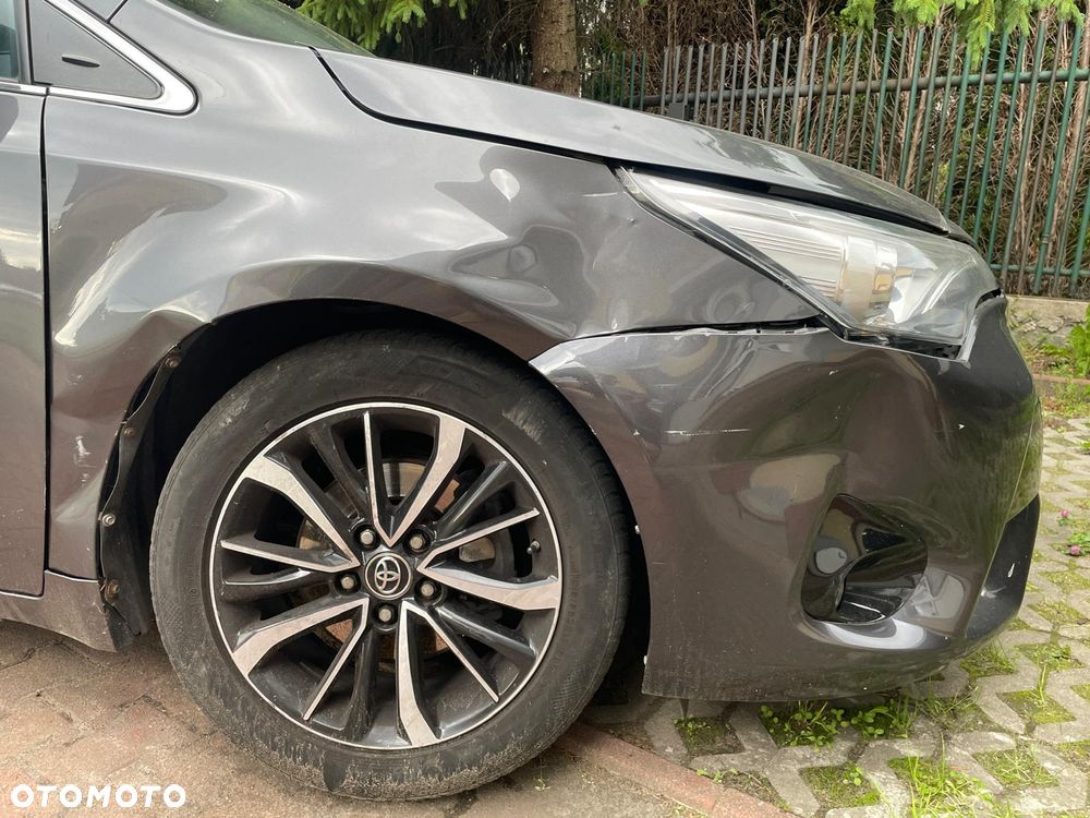 Toyota Avensis 1.8 Active MS - 2