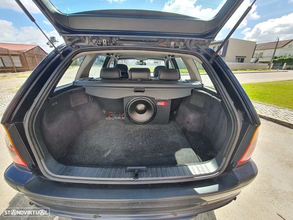 BMW 320 d Touring - 14