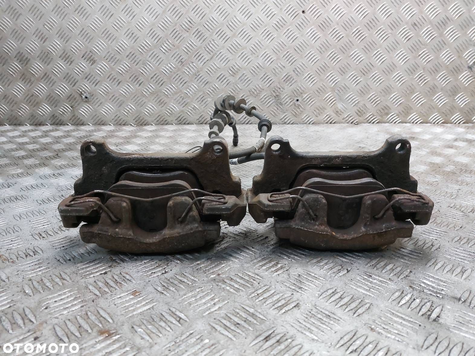 ZACISK HAMULCOWY LEWY PRZÓD + PRAWY PRZÓD AUDI A4 B8 2.0 TDI - 6