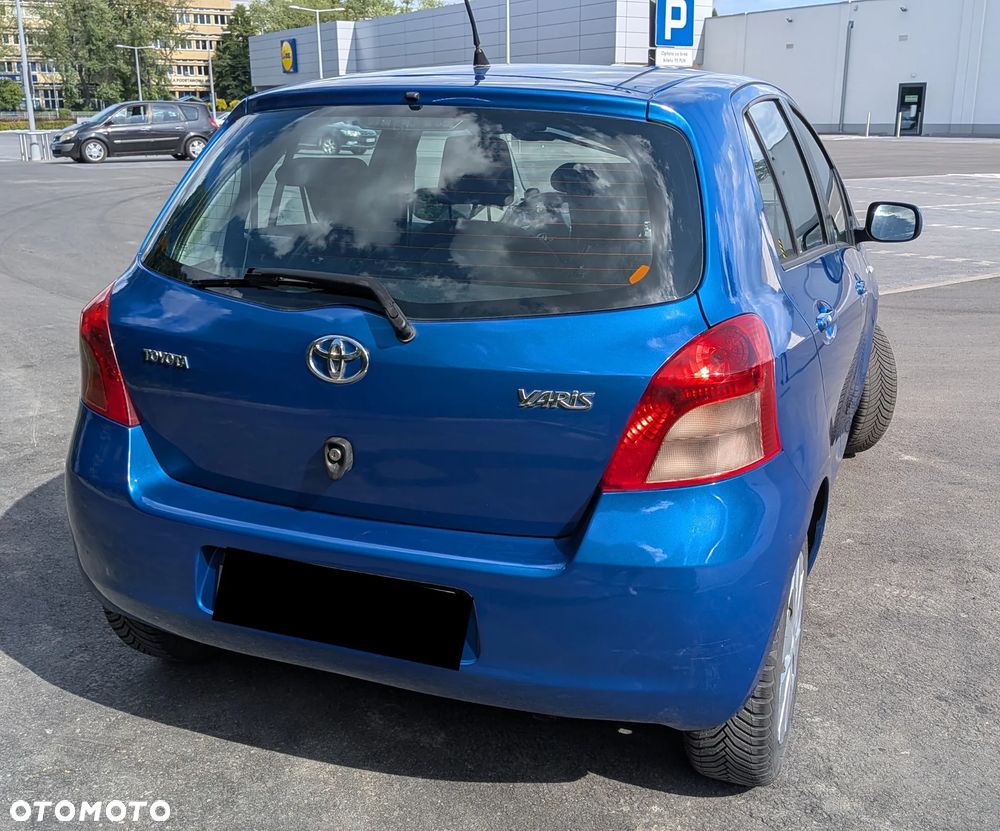 Toyota Yaris 1.3 - 2