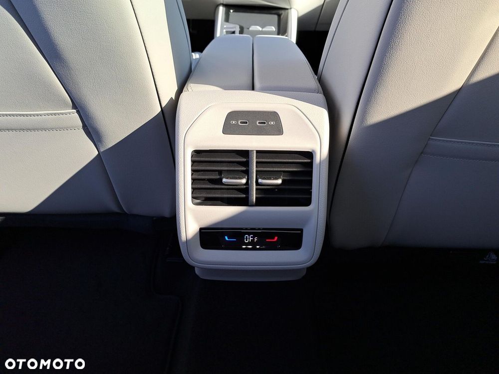 Volkswagen Passat - 38