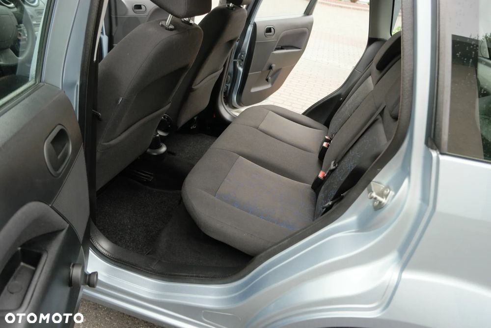 Ford Fiesta - 22