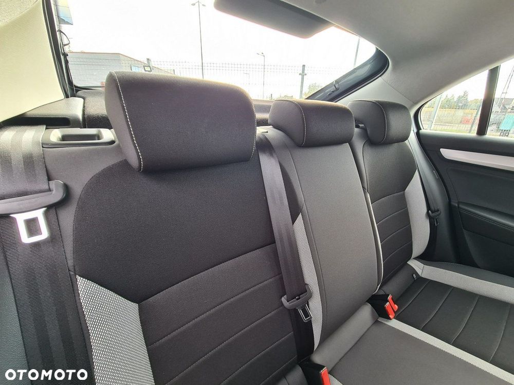 Skoda RAPID 1.0 TSI Ambition - 26