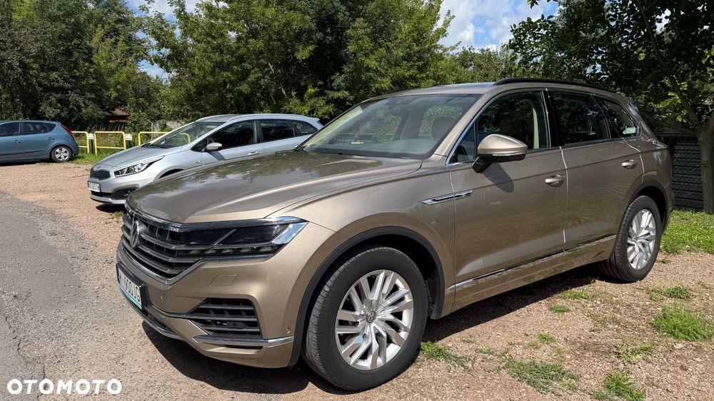 Volkswagen Touareg - 1
