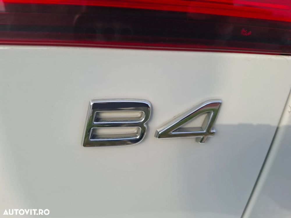 Volvo V60 B4 MHEV AT8 FWD Momentum - 16