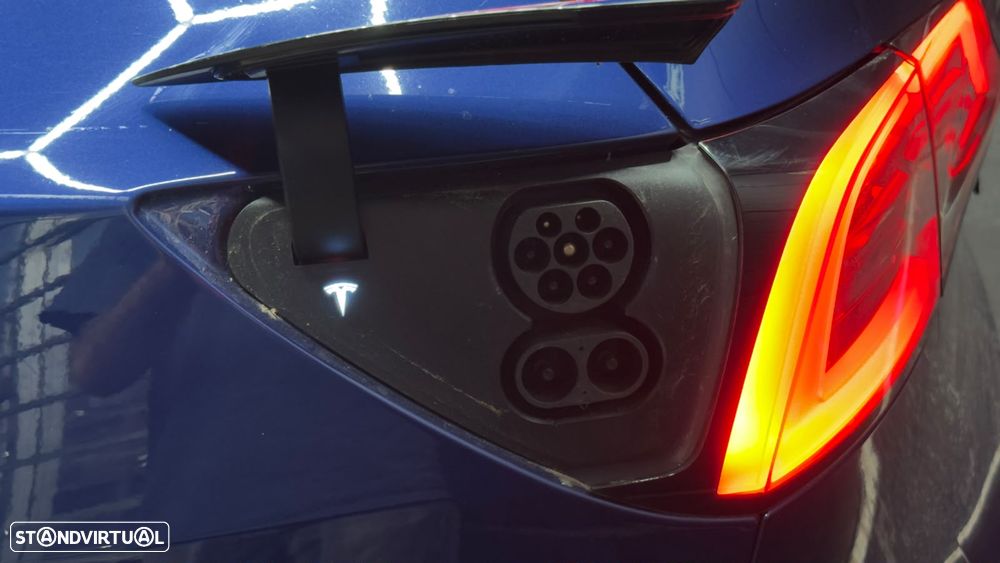 Tesla Model Y Performance Dual Motor AWD - 10