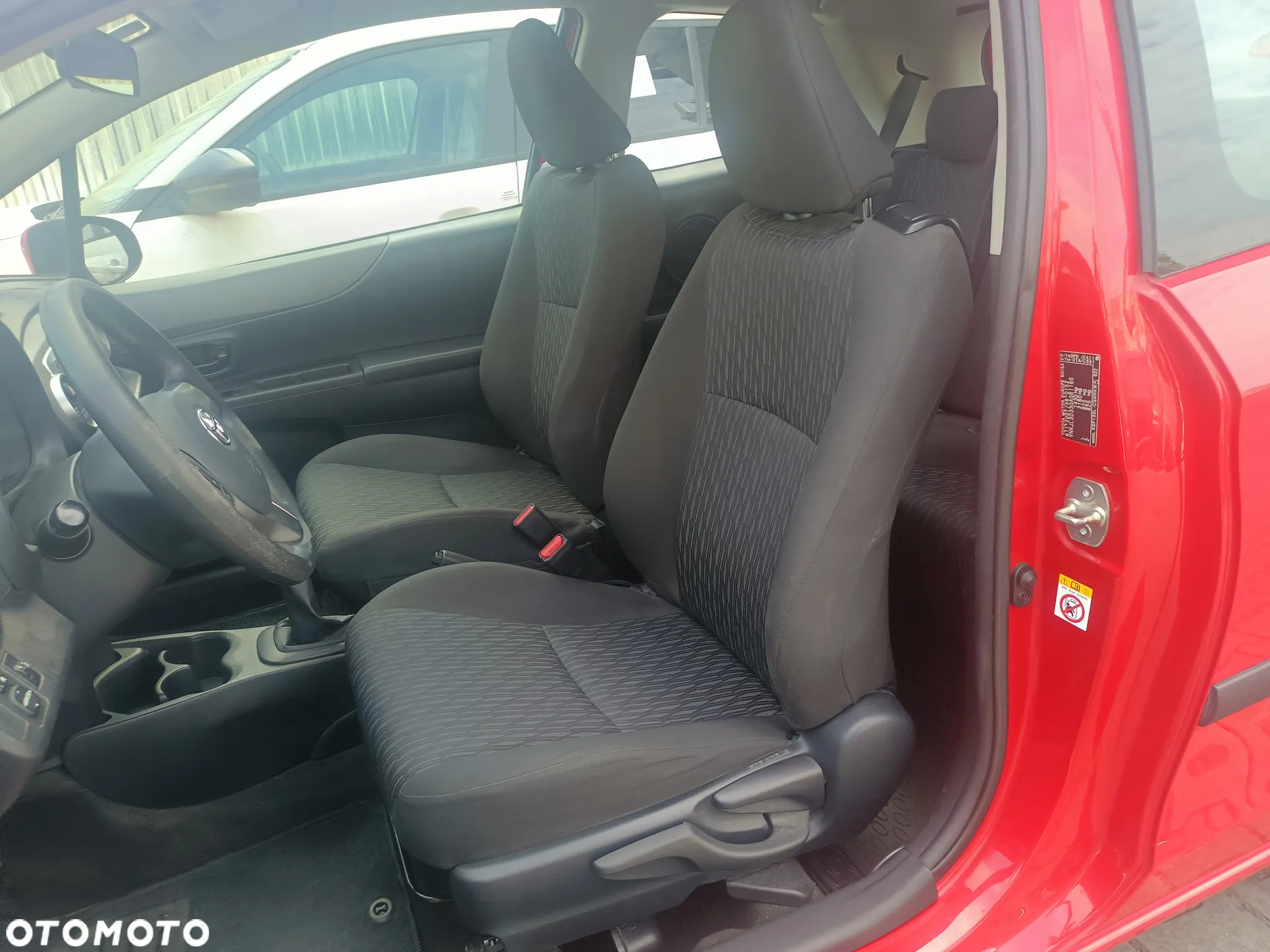 Toyota Yaris 1.0 Active - 8