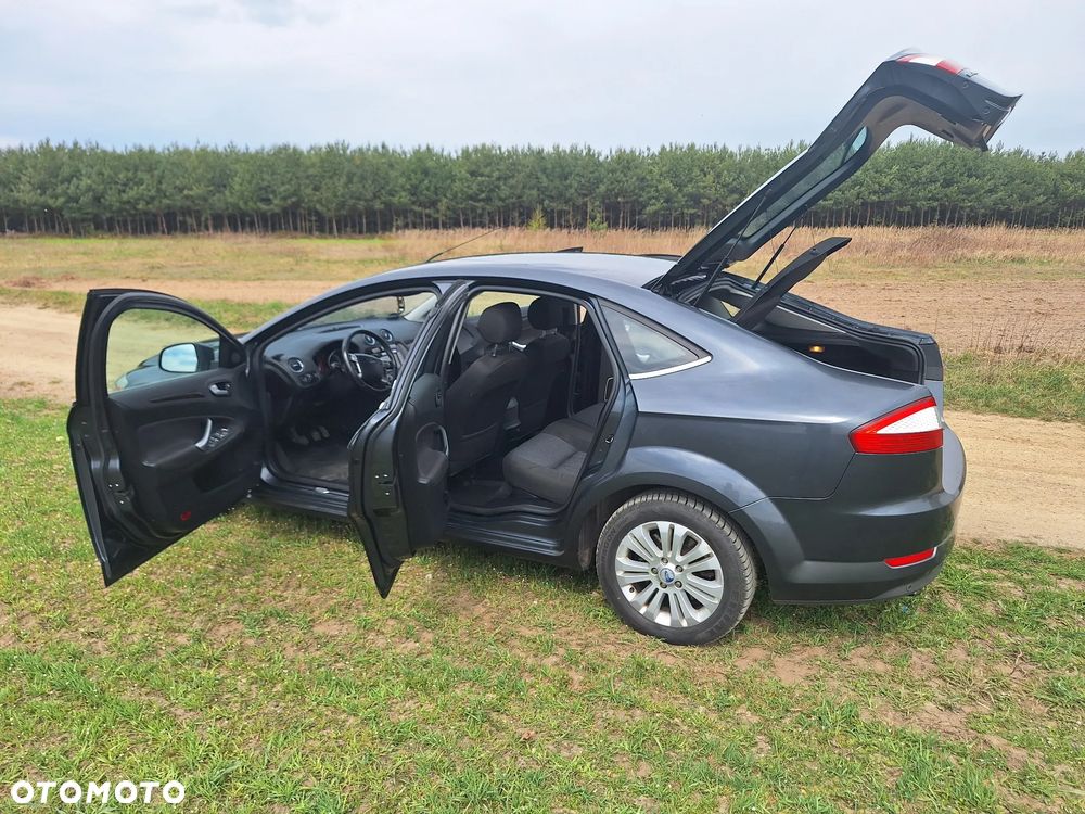 Ford Mondeo 2.0 TDCi Ghia - 9